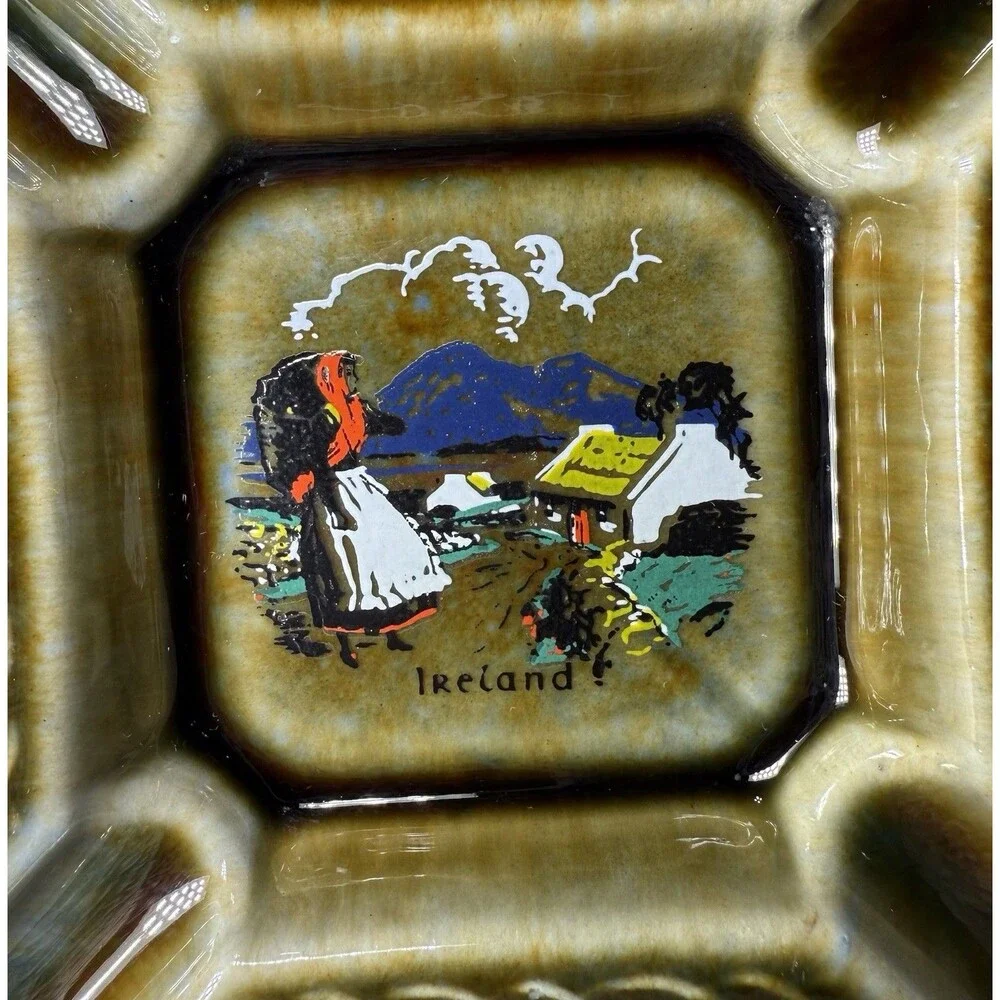 Vintage‎ Countryside Cottage Porcelain Ashtray Folk Art Wade Irish Porcelain